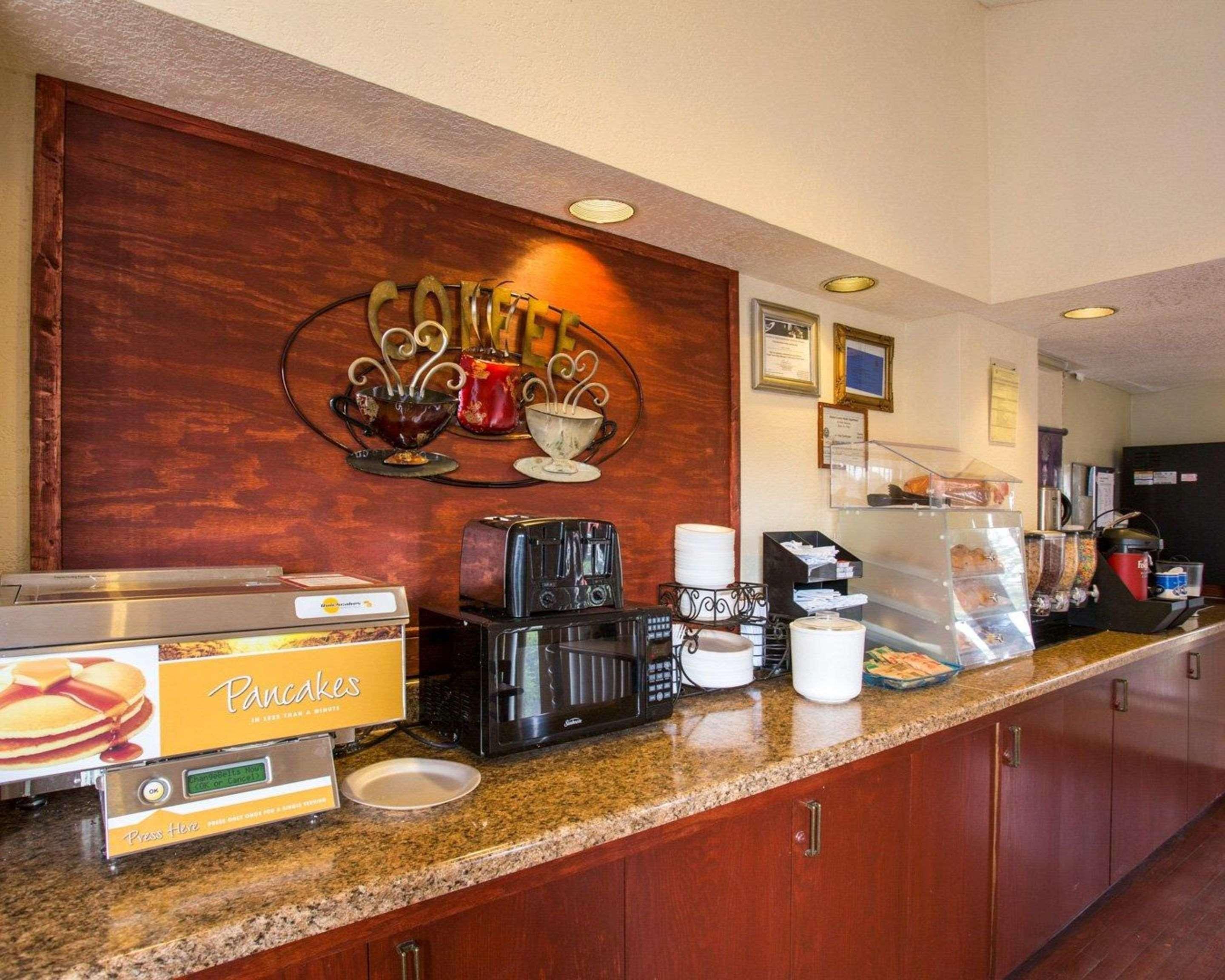 Knights Inn College Station Extérieur photo