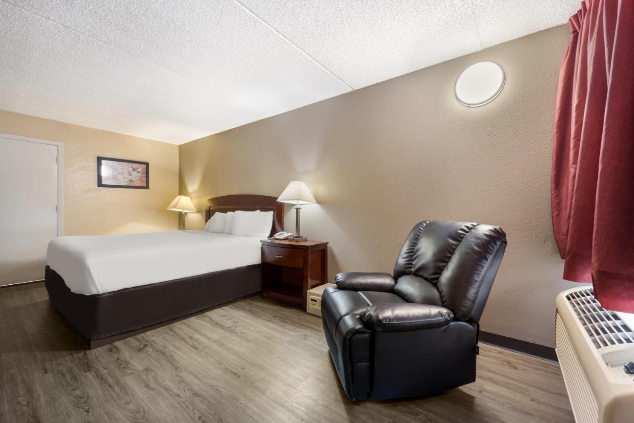 Knights Inn College Station Extérieur photo