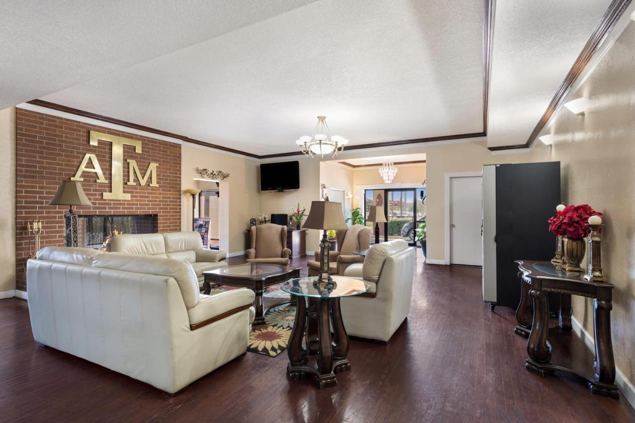 Knights Inn College Station Extérieur photo