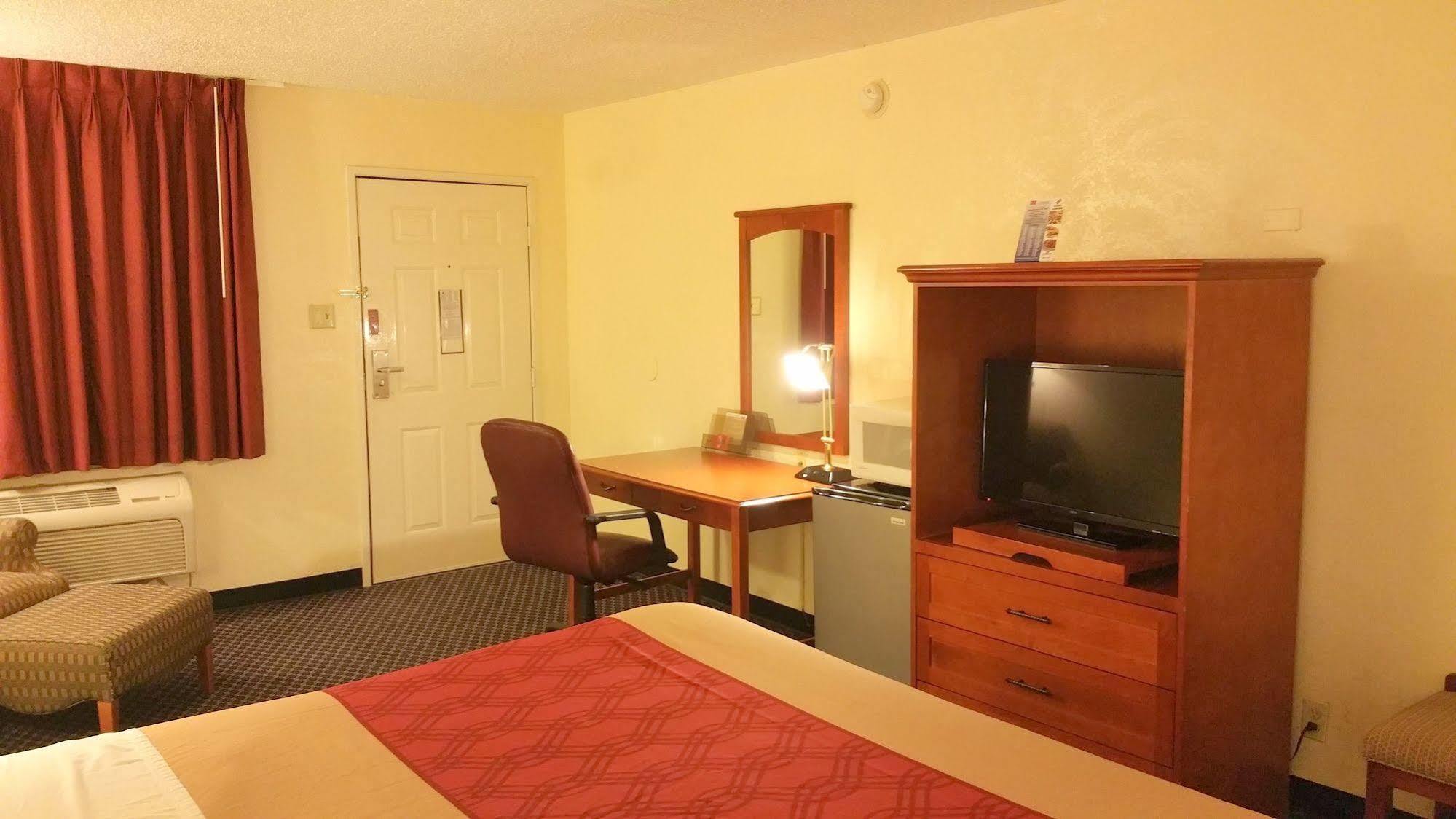 Knights Inn College Station Extérieur photo