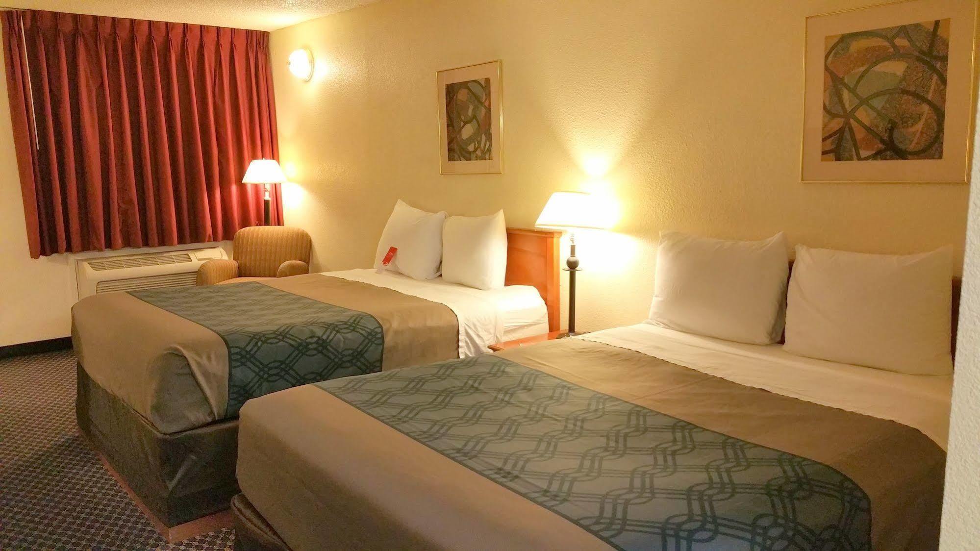 Knights Inn College Station Extérieur photo