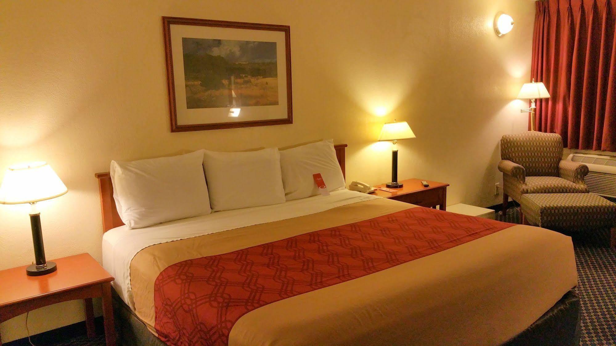 Knights Inn College Station Extérieur photo